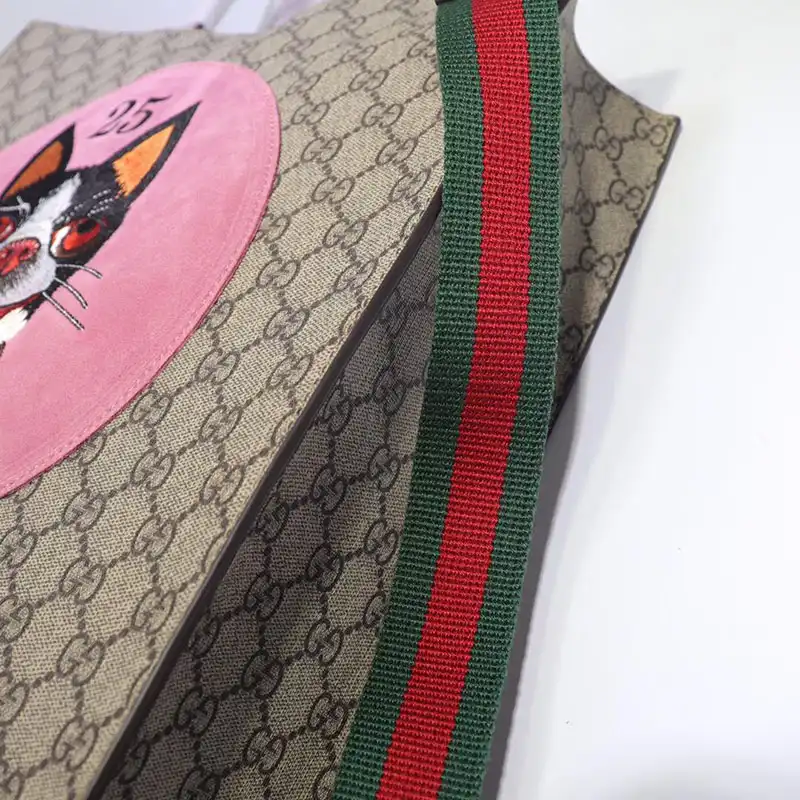 G*u*i tote bags 19gm0013