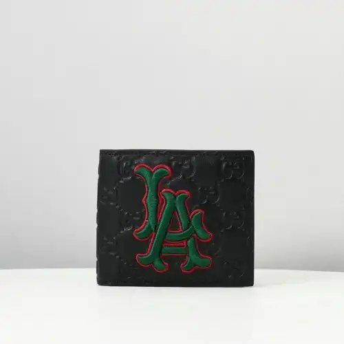 G*u*i bags 20b570280