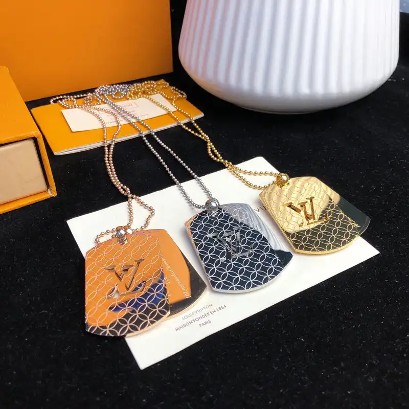 ORNAMENTS Ornament 2108WH0086