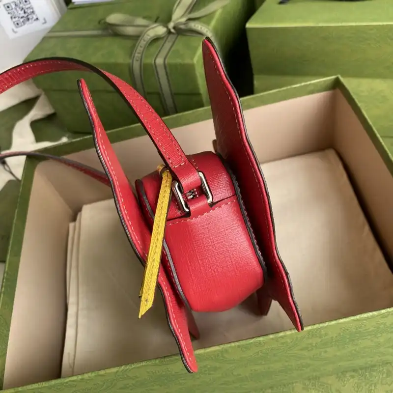 G*u*i s bags 2108ya0001