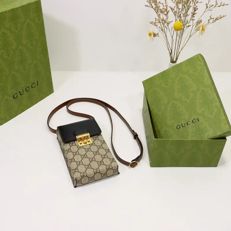 G*u*i bag 2110dj0030