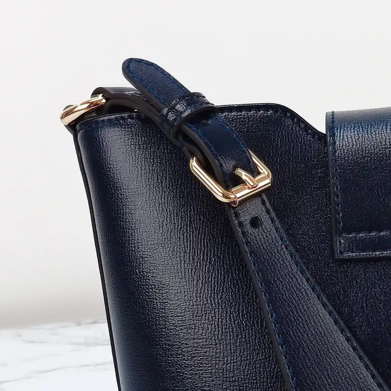 G*u*i bags 2405ya0121