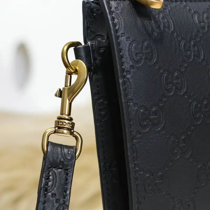 G*u*i bags 2012sh0078