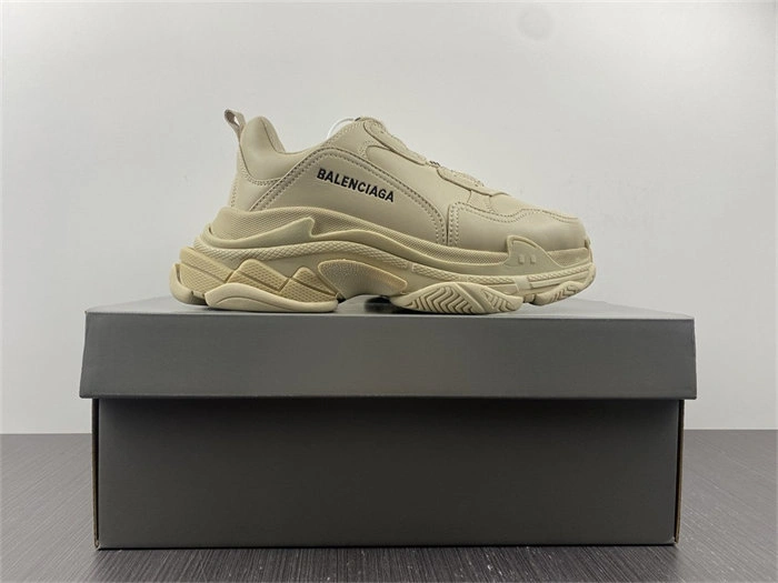 Snug BLCG Triple S Beige 524039 W2FW1 4464