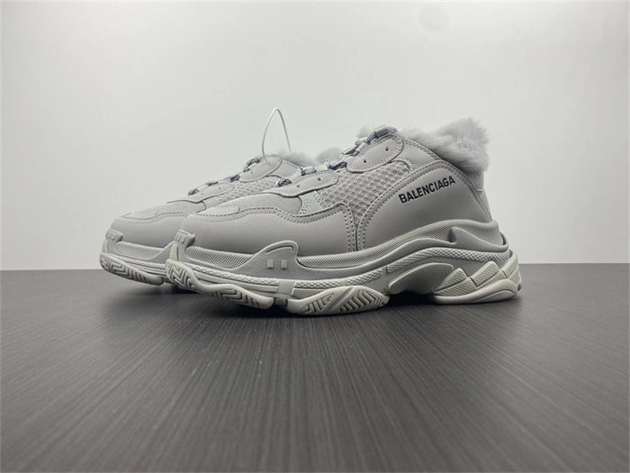 BLCG Triple S Fake Fur Grey  668563 W3CQ5 Supportive 4433