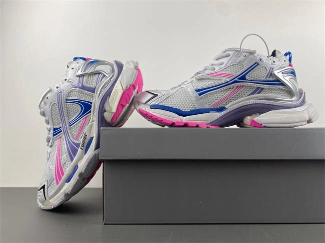 Balenciaga  772774-W3RNY- Efficient 4307