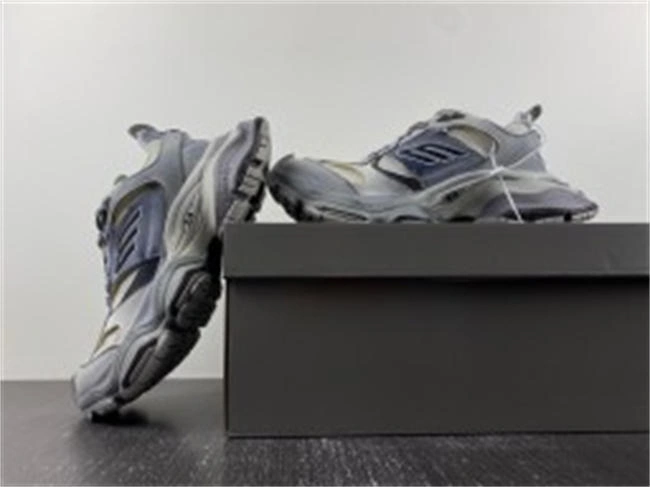 Balenciaga 784341 W2MV9 SunProtective 4354