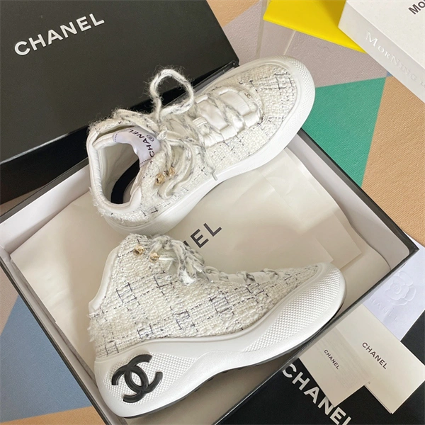Lightweight CHANEL 2166