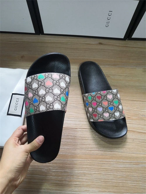 Fashionable Gocci Slipper 5704
