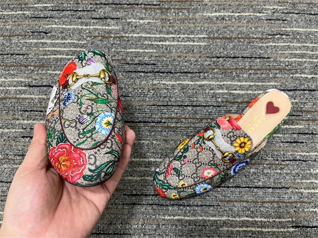 G*u*i slipper timelessdesign 496