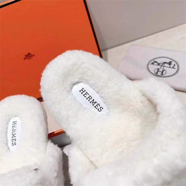 Efficient H Slipper 2380