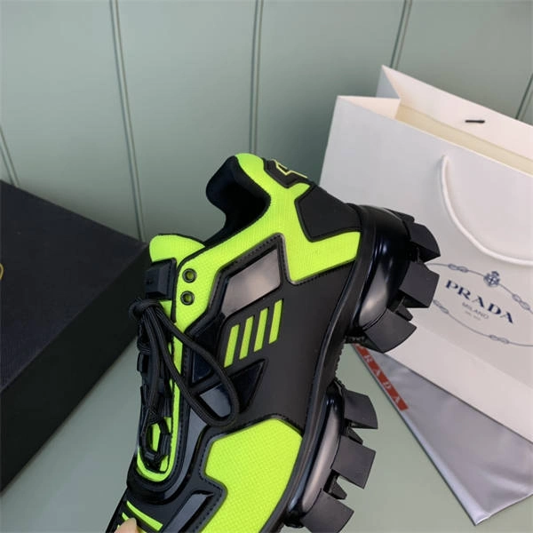 PRADA Sophisticated 3234